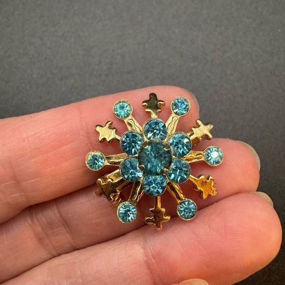 Vintage Azure Snowflake Pin 1949 Brooch Gold Pin - Picture 3 of 5